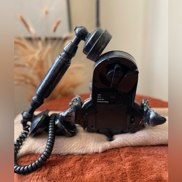 ✨S O L D✨ ➖🎃Halloween Black Spooky Talking Skull Phone-Glowing Spinning Eyes - Picture 8 of 8